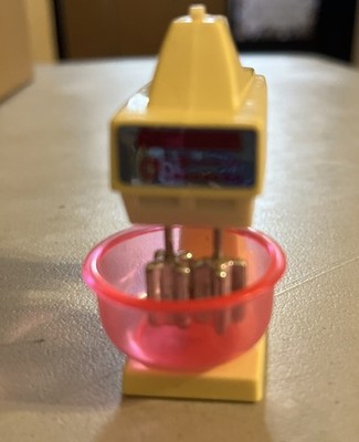 Vintage 1986 Barbie Doll Wind Up Kitchen Stand Mixer and Pink Bowl Working