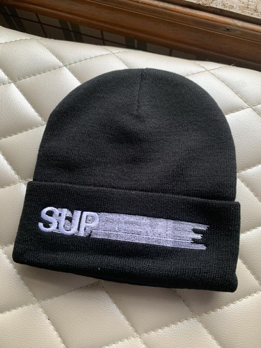 SUPREME MOTION LOGO BEANIE BLACK And White SS23