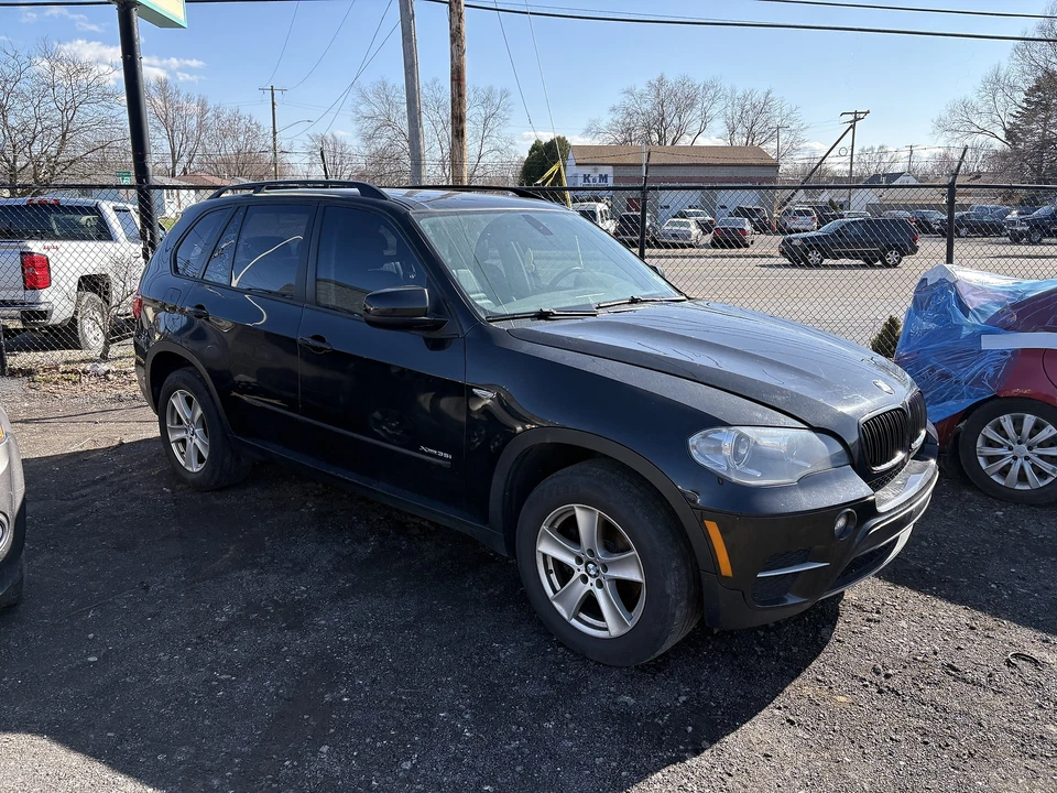 Parasol derecho usado se adapta a: BMW X5 2013 iluminado sin plataforma equipamiento aerodinámico M Foto 3 de 4
