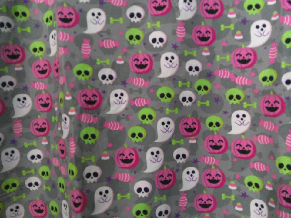 Womens Light Gray Halloween Divine Curves short sleeve Medical Top Plus Size 1X - Image 4 of 4