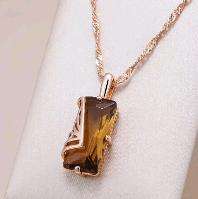 Schöne Halskette mit braunem Kristall,585er Roségold-vergoldet 4,5 g. 585Rg 