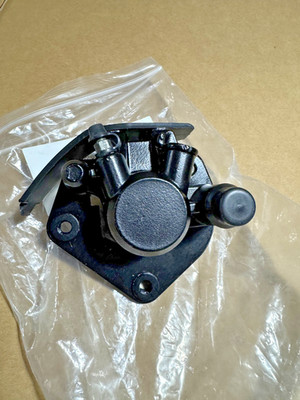 NEU Original Sinnis Cafe Max 2 Bremssattel & Halterung vorne QM125GY-2D-C23-01