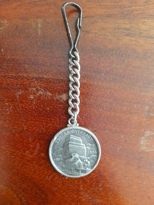 Schlüsselanhänger Colgate Palmolive 150th Anniversary Anniversary 1906 1956 Silber