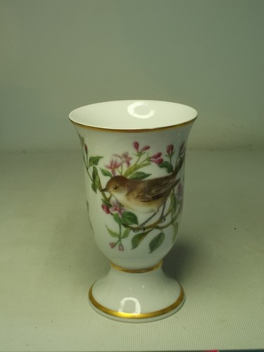 Your Choice of SONGBIRDS OF EUROPE Beaker / Cup Franklin Mint Porcelain P1 - Picture 4 of 26