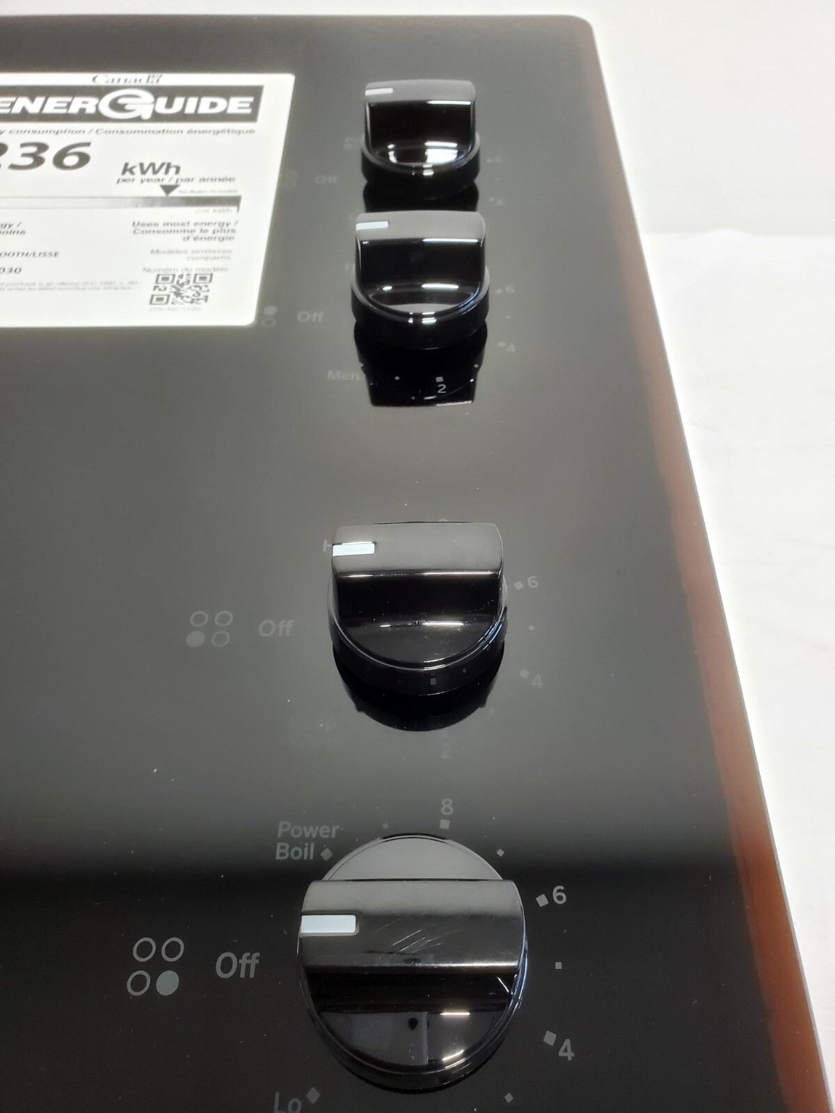 GE JP3030DJBB 30" BuiltIn Knob Control Electric 4 Burner Smooth