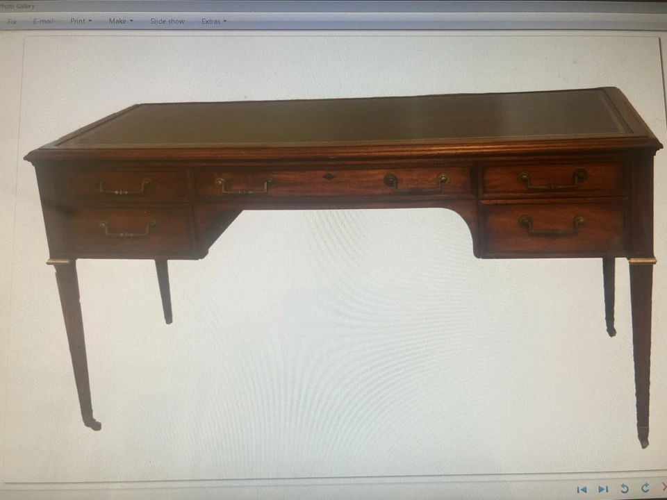 Escritorio antiguo John Widdicomb Company Partner, todo de madera, tapa con incrustaciones de cuero. Foto 2 de 4