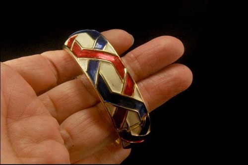 VINTAGE SIGNED BOUCHER BLUE RED WHITE ENAMEL GOLD TONE BRACELET ME - Picture 4 of 4