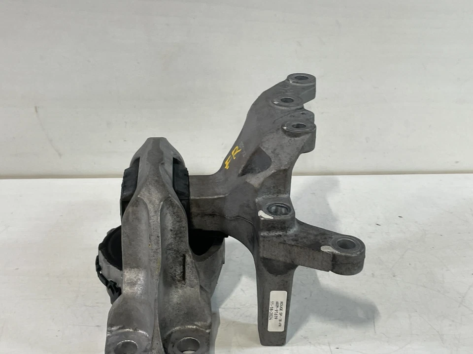 Nissan Rogue Sport 2017-2022 tracción delantera derecha motor soporte de montaje # 91619 Foto 4 de 4