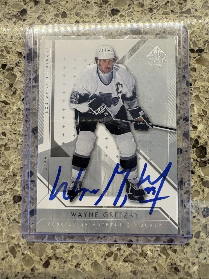 2006-07 SP Authentic Hockey - Wayne Gretzky #55 Autograph!  Wow!  🏒 - Image 3 of 4