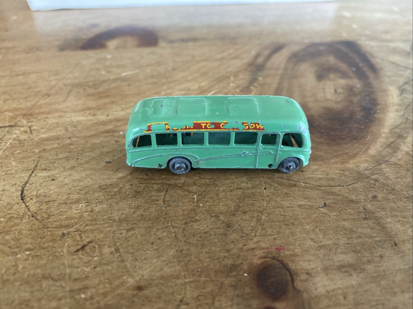 Matchbox 21b, Bedford Coach - Free Price Guide & Review