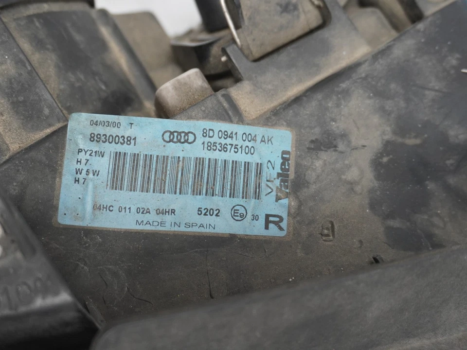 Phare droit occasion AUDI A4 I Phase 2 - 1.9 TDI 90ch - - Photo 3/4