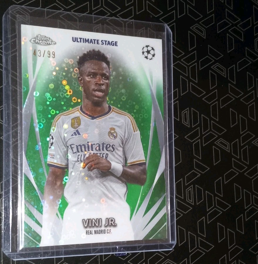 2023-24 Topps UCC Vinicius Jr Ultimate Stage Chrome Green Refractor #43/99 view 3