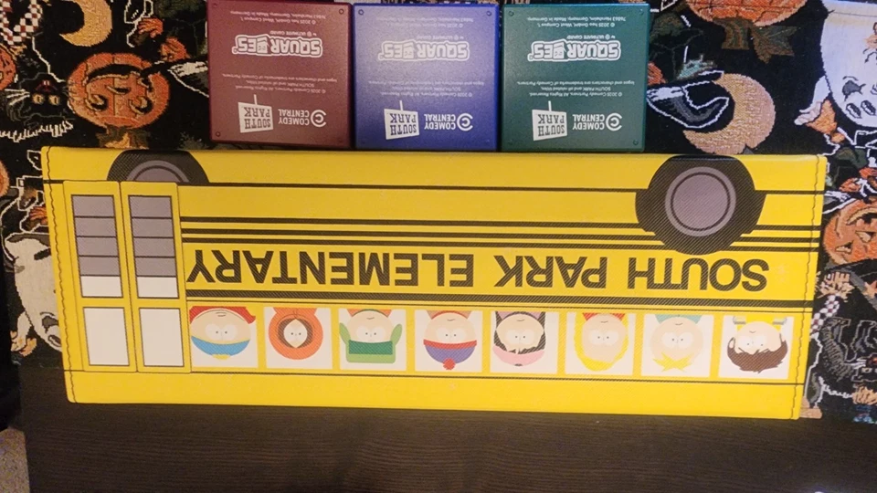 Ultimate Guard - Squaroes South Park School Bus Collectors Case W/ 3 Deck Boxes - Image 4 of 4