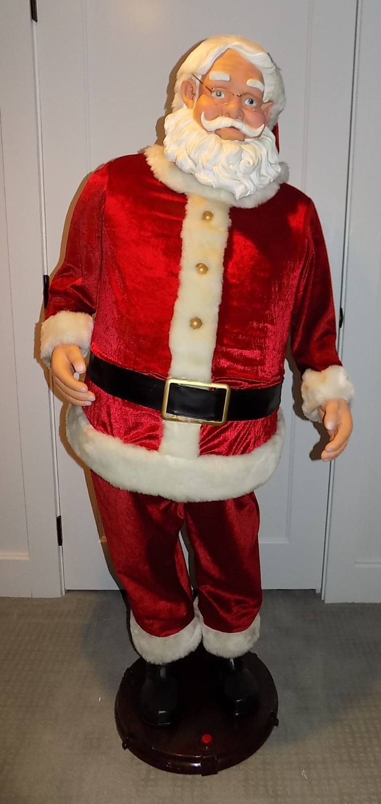 Gemmy Life Size Animated Singing Dancing Christmas Santa Claus 5 ft. Tall