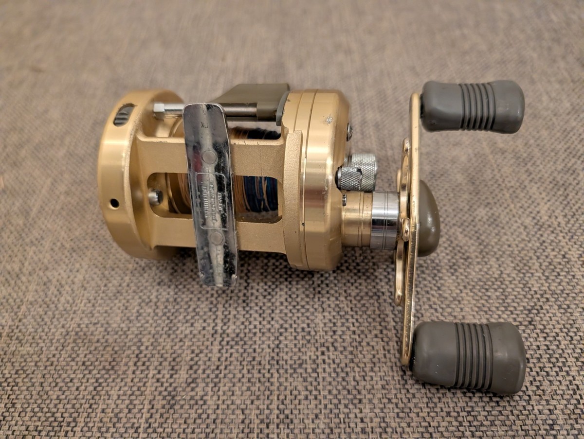 Shimano Calcutta 400S Baitcasting Bass Casting Fishing Reel, Nice