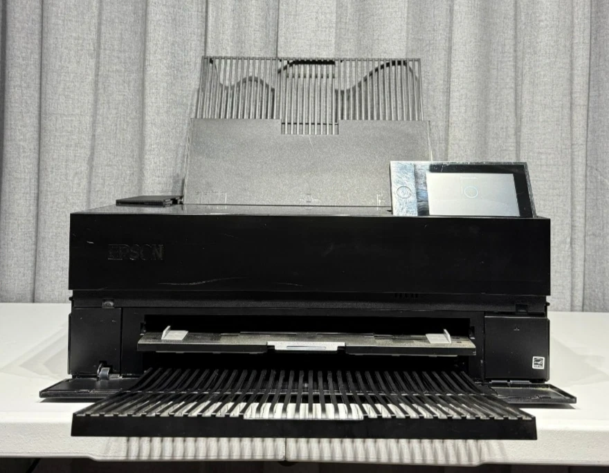 Epson SC-P700 Wide Format Inkjet Printer - For Parts or Repair Only - Image 4 of 4