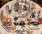 HUGE LOT VINTAGE COSTUME JEWELRY NECKLACES 110+ PC SOME NAMED WEARABLE FREE SHIP