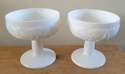 2x Vintage Milchglas Schale Kelch weiß Traube