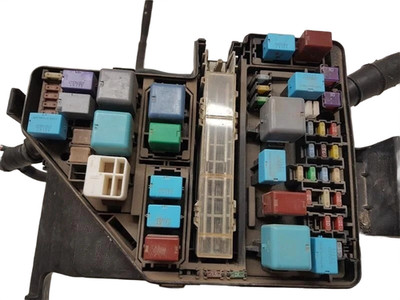 2008-2010 Toyota Sienna Engine Fuse Box OEM