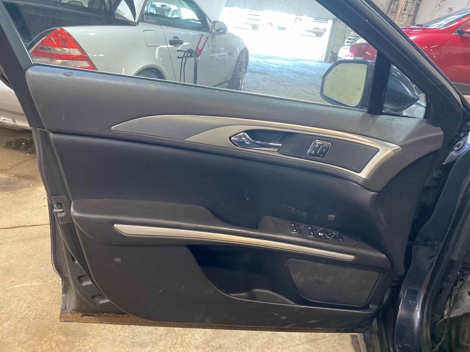 Rear Spindle Knuckle Stub Axle LINCOLN MKZ Right Passenger 13 14