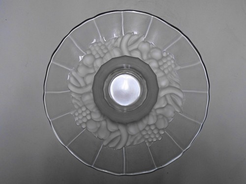 Vintage Indiana Glass Footed Cake Platter with Frosted Garland 13 1/2" Diameter - Picture 4 of 4