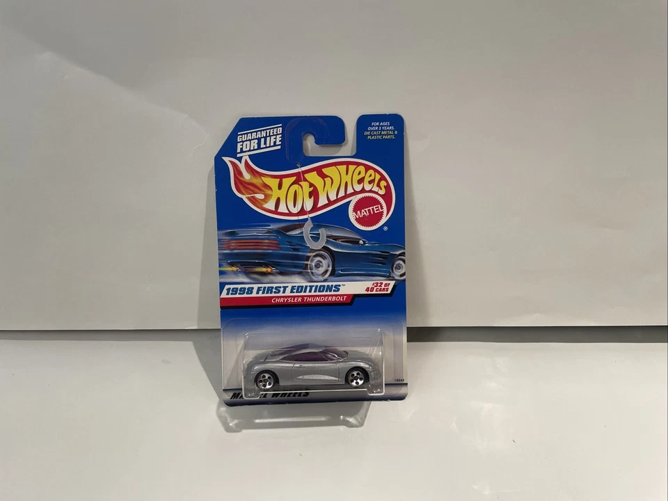 Chrysler Thunderbolt Silver #671 primeras ediciones Hot Wheels 1998 Foto 2 de 4