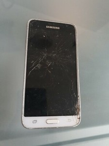 Samsung Galaxy J3 (2016) J320FN - DEFEKT - NUR FÜR ERSATZTEILE - ANGEBOT!