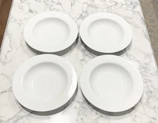Set Of 4 Pottery Barn Classic Rim White 9 1/8” Soup/Pasta/Salad Bowls EC