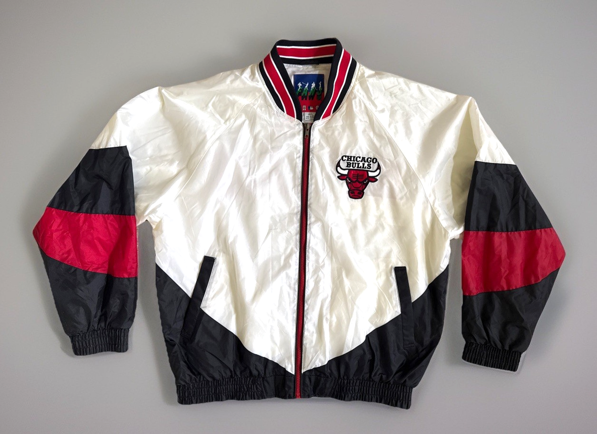 【w835】Chicago Bulls 中綿サテンジャケット USA製 90s w835】Chicago Bulls 中綿サテンジャケット USA製 90s