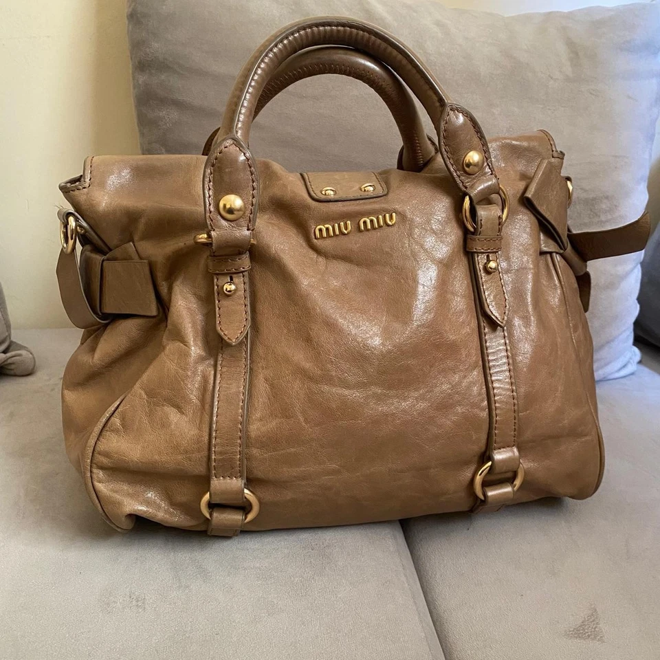 Miu Miu 蝴蝶结包皮革手提包 状况良好 棕色皮革 意大利 — 第 4/4 张图片