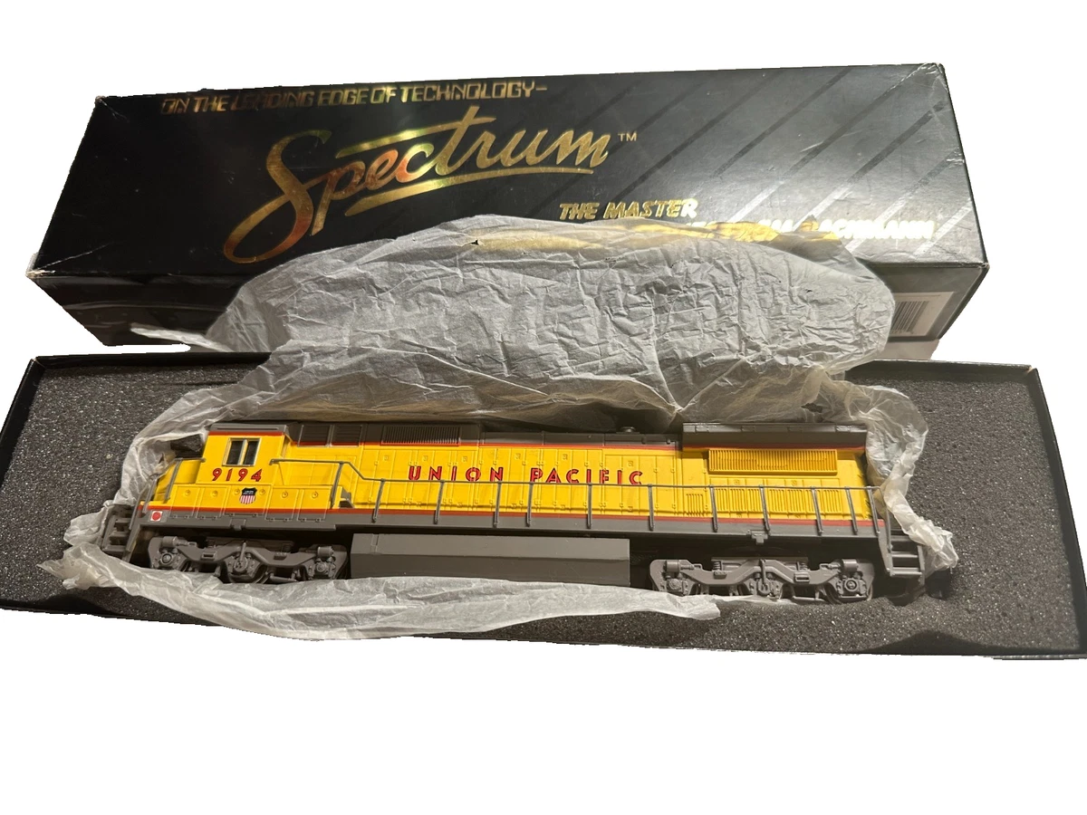 Bachmann HO Union Pacific Railroad Diesel Locomotive Model