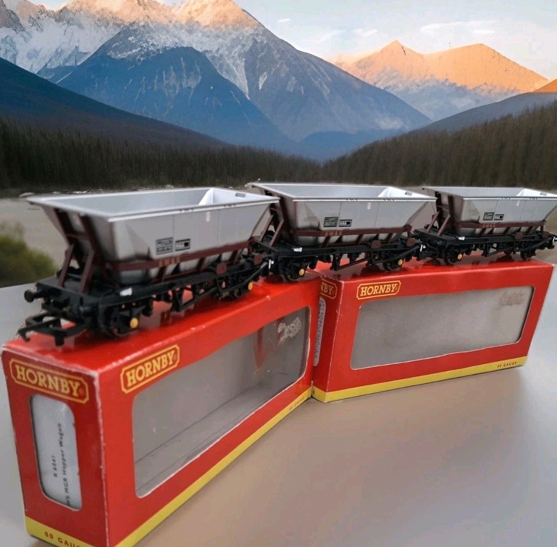 Boxed Rake of 3 Hornby R6041 EWS MGR HAA Hopper Wagon OO Gauge