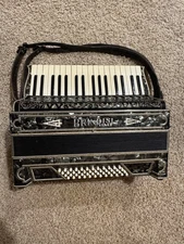 Vintage Brandisi Accordion Made In Italy w Original Case & straps. 