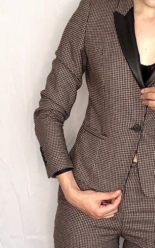 Hugo Boss Cashmere Houndstooth Suit with Faux Leather Lapel - Picture 3 of 12