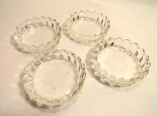 4 VINTAGE SMALL CLEAR GLASS ASHTRAYS🚬