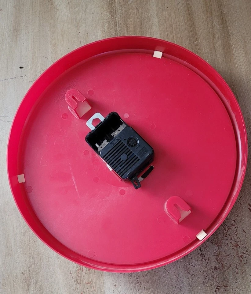 HTF. Vintage Polka Dot Dairy Inc Milk Clock with Rotating Logo Needs Battery - Image 3 of 4