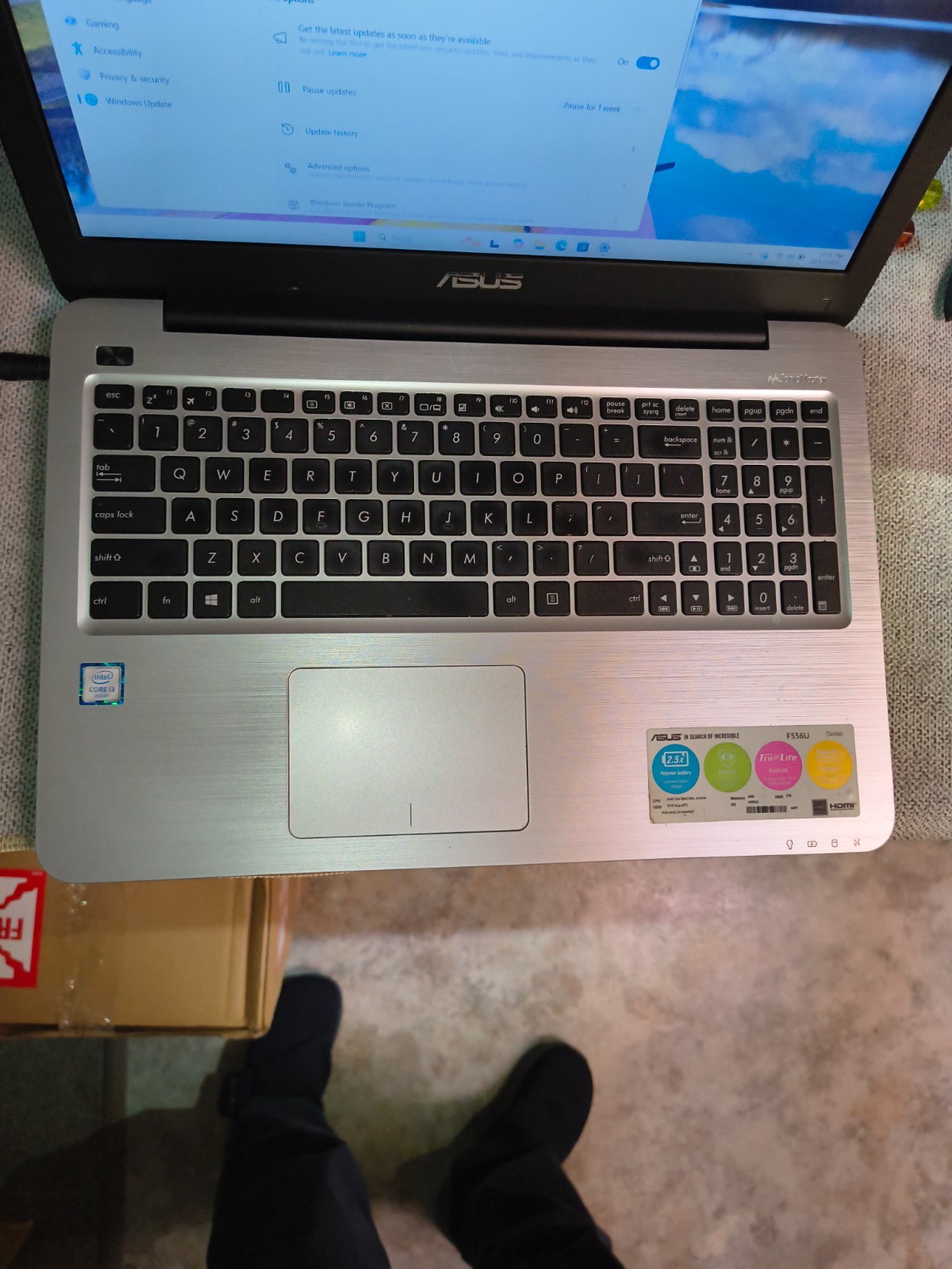 15.6" ASUS F556U i3-6100U, 12GB 250GB SAMSUNG EVO 850 SSD Win11Home