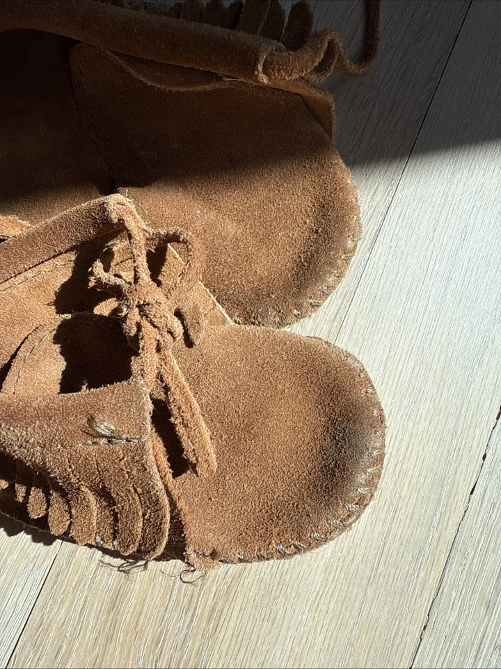 Коричневые замшевые кожаные мокасины Minnetonka для детей ясельного возраста младенцев ботинок размер 2 - Изображение 3 из 4
