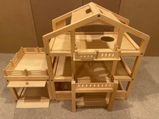 Ryan's Room Wooden Doll House by Small World Toys in Excellent Condition 
