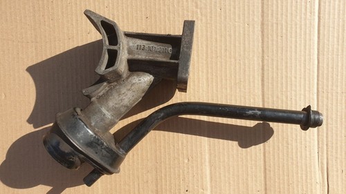 Lichtmaschinenhalter mit Öleinfüllstutzen VW 113101211C