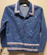 Bobbie Brooks Blue Denim Jacket Shirt Large Embroidered Floral Long Sleeves Wj3
