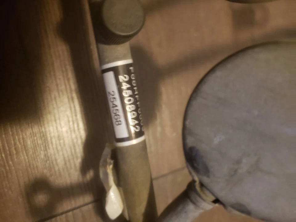 Chevy Chevrolet Monte Carlo SS 2004 riel inyector de inyección de combustible, Bosch, O/E  Foto 4 de 4