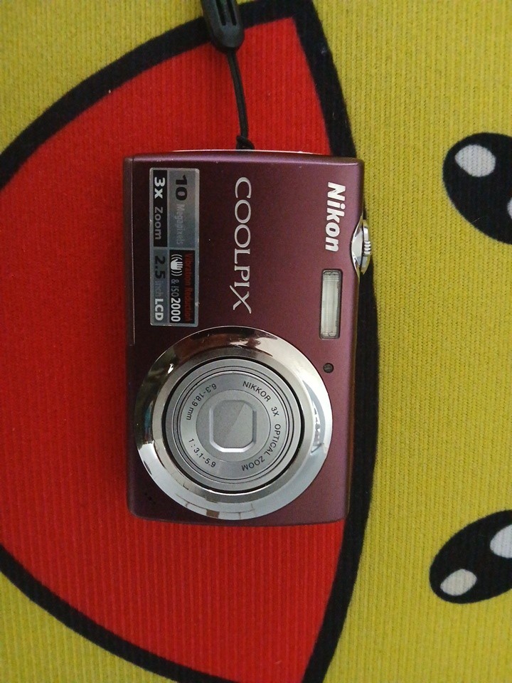 Nikon COOLPIX S220 10.0MP Digital Camera - Plum for sale