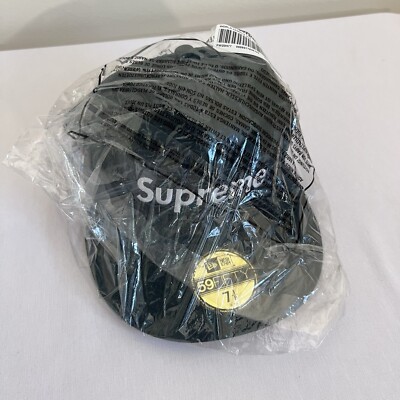 Supreme World Famous Box Logo New Era - DK Green 7 1/8 Brand Supreme World Famous Box Logo New Era - DK Green 7 1/8 Brand