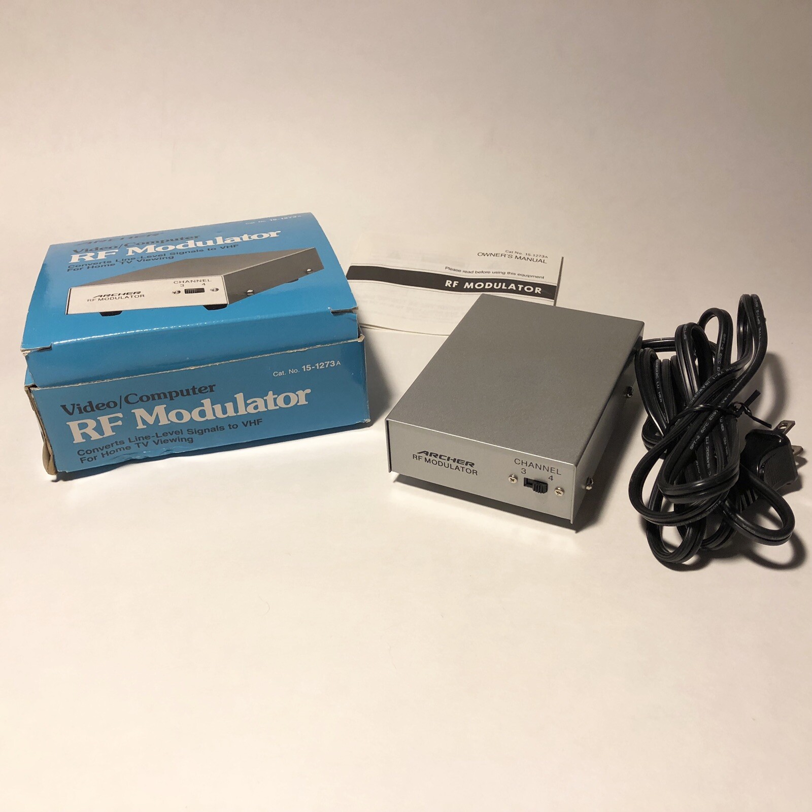 Archer RF Modulator 151273A RCA Jack To Coaxial Cable Converter Box