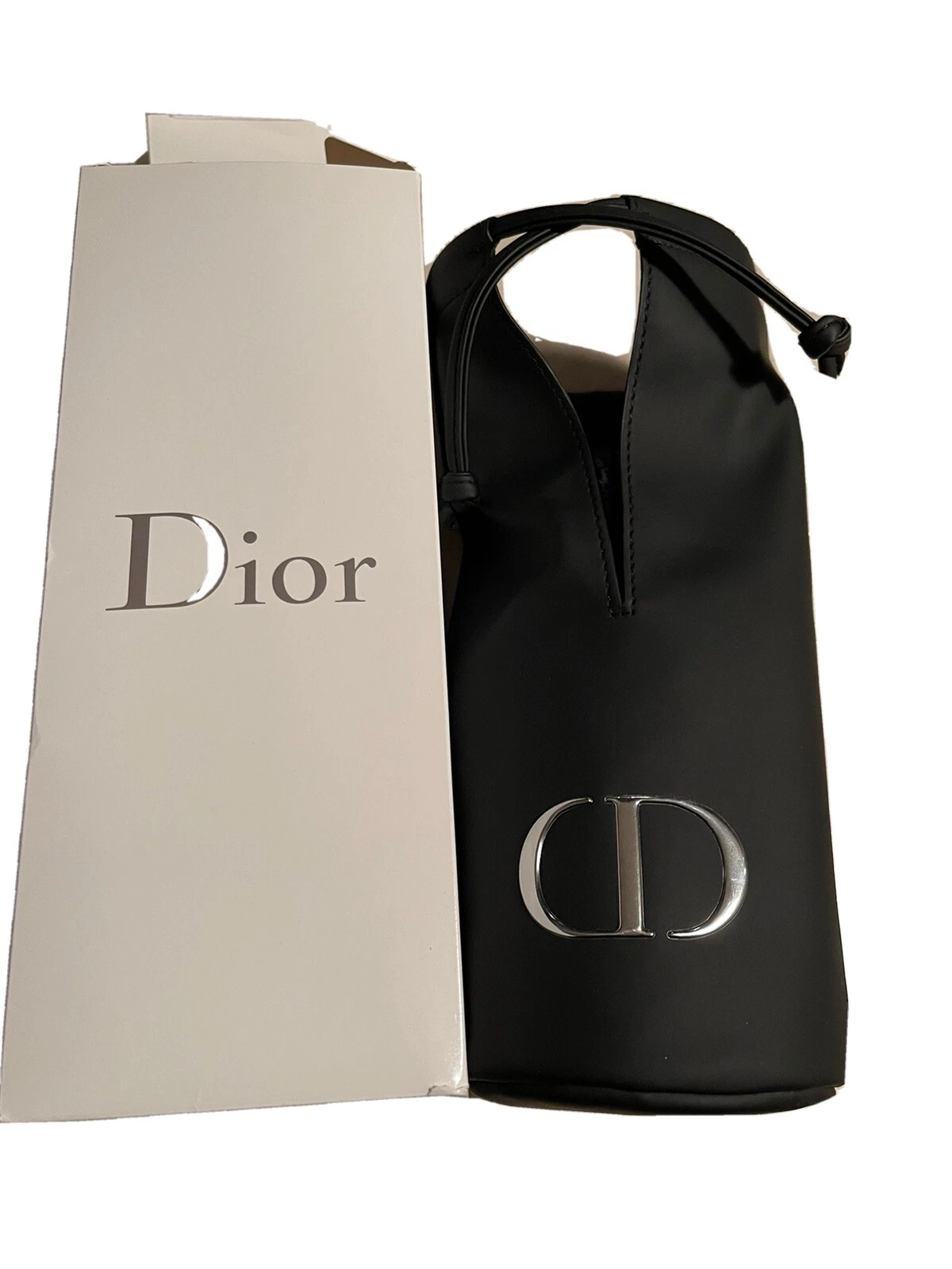 Pochette dior hommes je l'ai vendue pour 57 dollars la dernière fois comme vous pouvez le voir merci tant