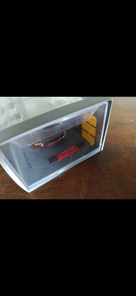 1x Spark 43MC16S AUDI R8 v10 Vanthoor MACAO 2016 - RARE - Immagine 2 di 4