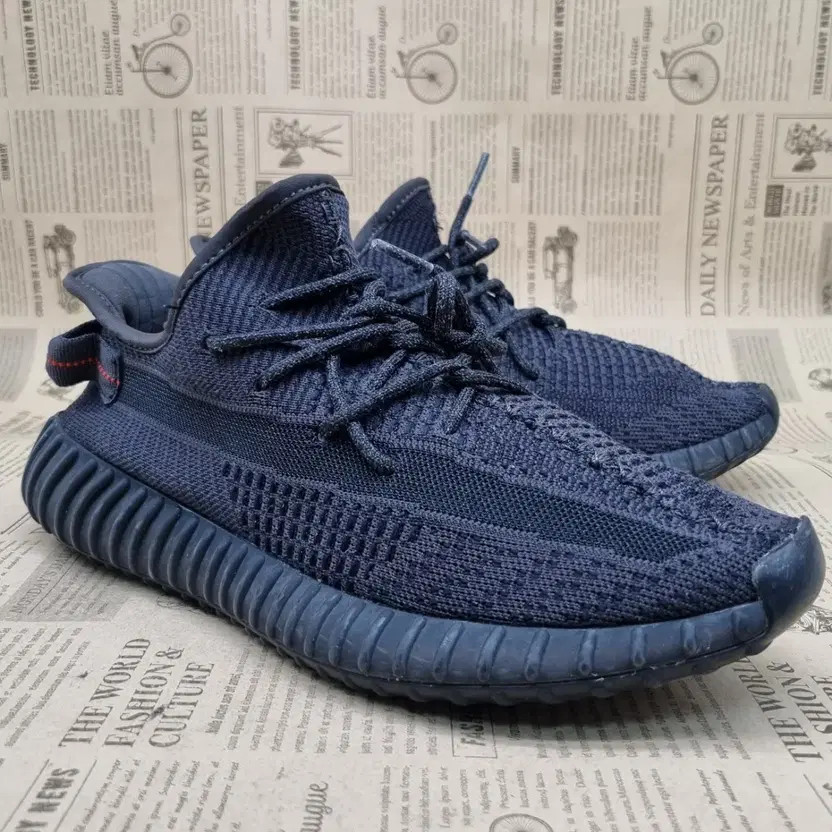 Adidas Yeezy Boost 350 V2 290 Sneakers - Used, Good Condition thumbnail 3