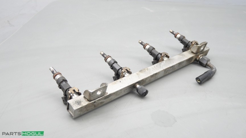 2004-08 Maserati Quattroporte 4.2L Right Passenger Side Fuel Injection Rail Set