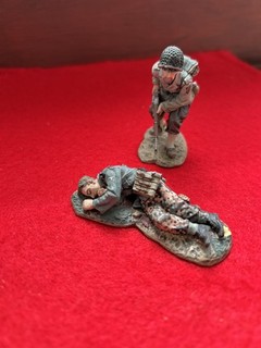 King and Country D DAY ALIVE AND DEAD 1st INF DIV DD98 DD098 (UNBOXED)